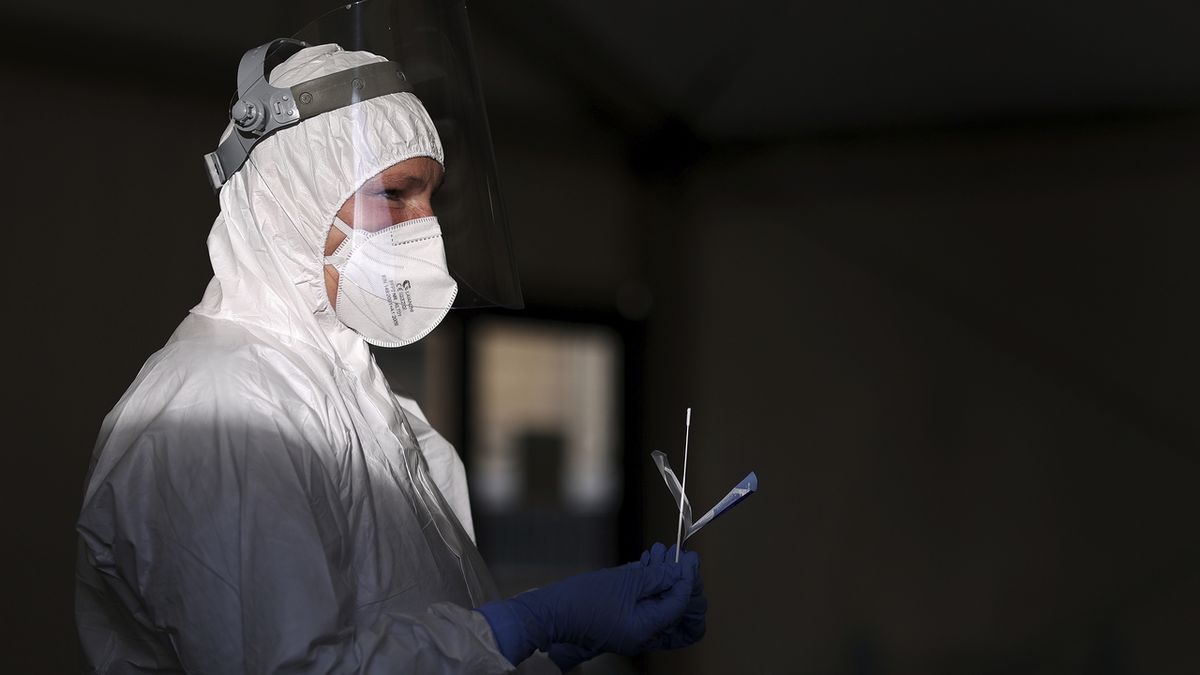 ON-LINE: Z Británie se šíří mnohem nakažlivější mutace koronaviru